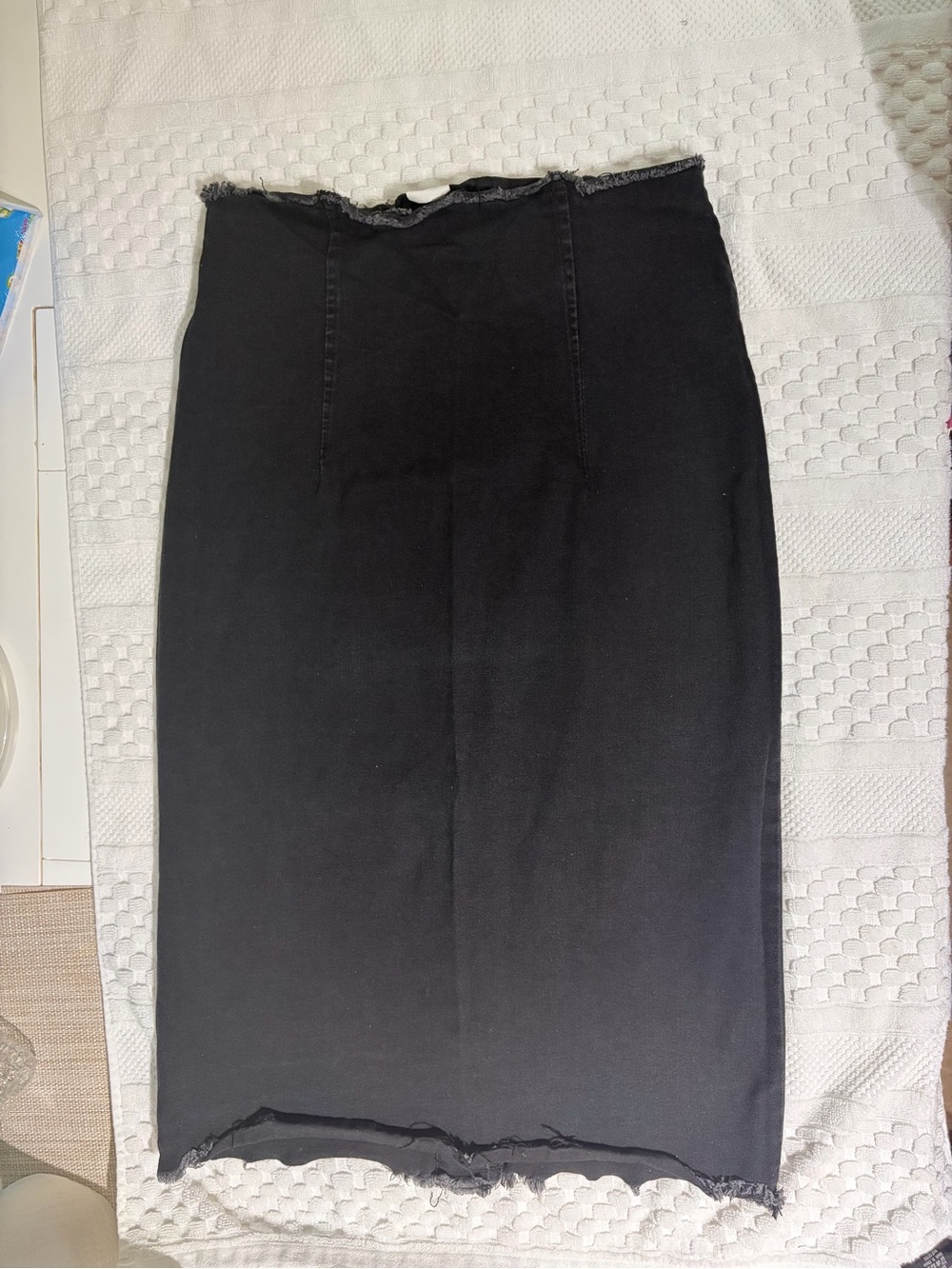 Black Frayed-Hem Pencil Skirt - Stretch High-Waist